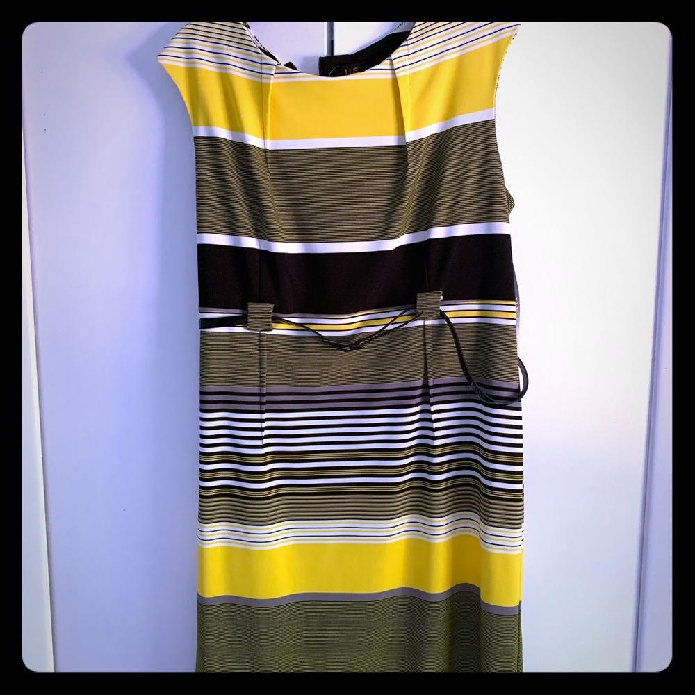 Sleeveless dress